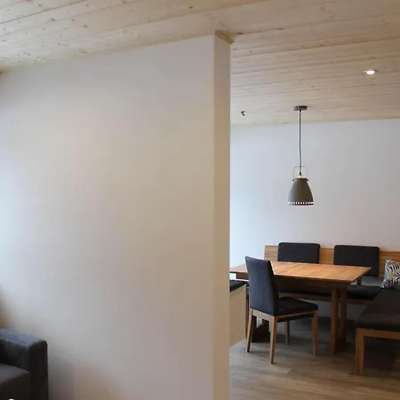 Valisera Apartament *